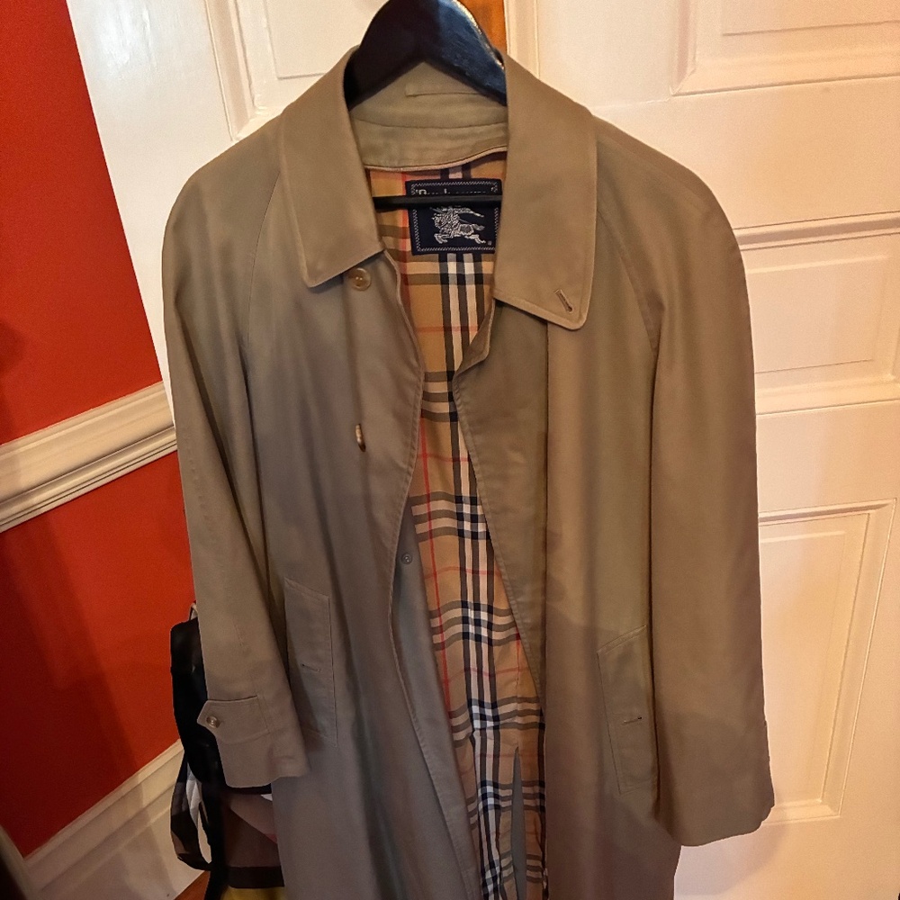 A Vintage Burberry Rain Coat. So stylish!